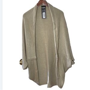 NWT Harve Benard - Cream Cardigan - One Size fits Most